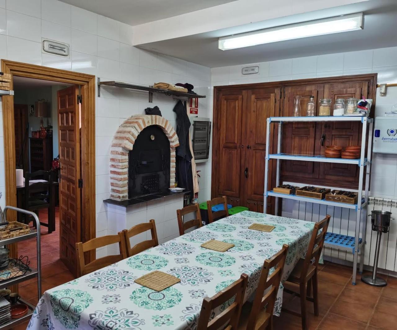 Tres Navios En El Mar Casa Rural De 10 Habitaciones Con Bano Individual Precios Web Montejo de Tiermes エクステリア 写真